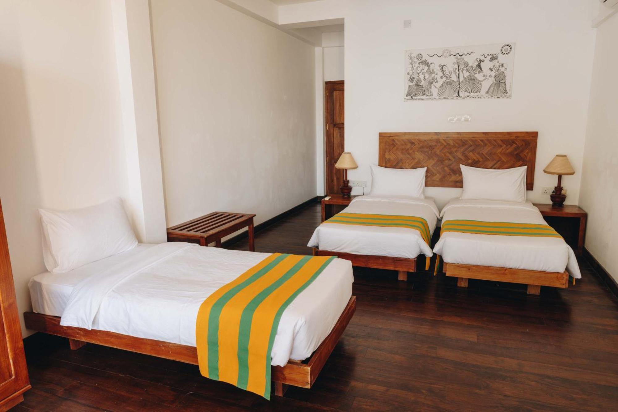 Yala Oga Reach Hotel Tissamaharama Exterior foto