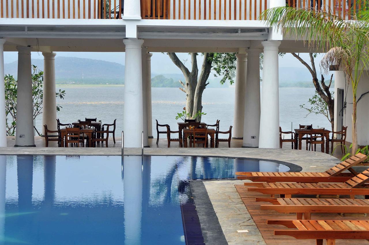 Yala Oga Reach Hotel Tissamaharama Exterior foto