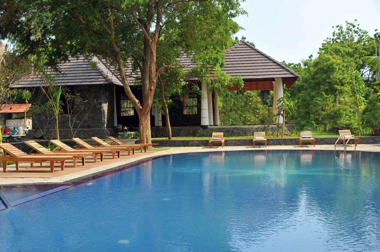 Yala Oga Reach Hotel Tissamaharama Exterior foto
